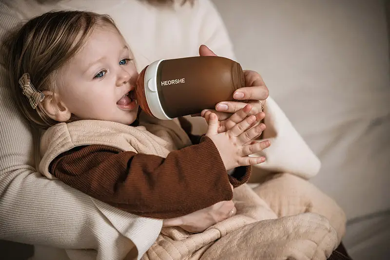 Hvordan mate en baby med flaske